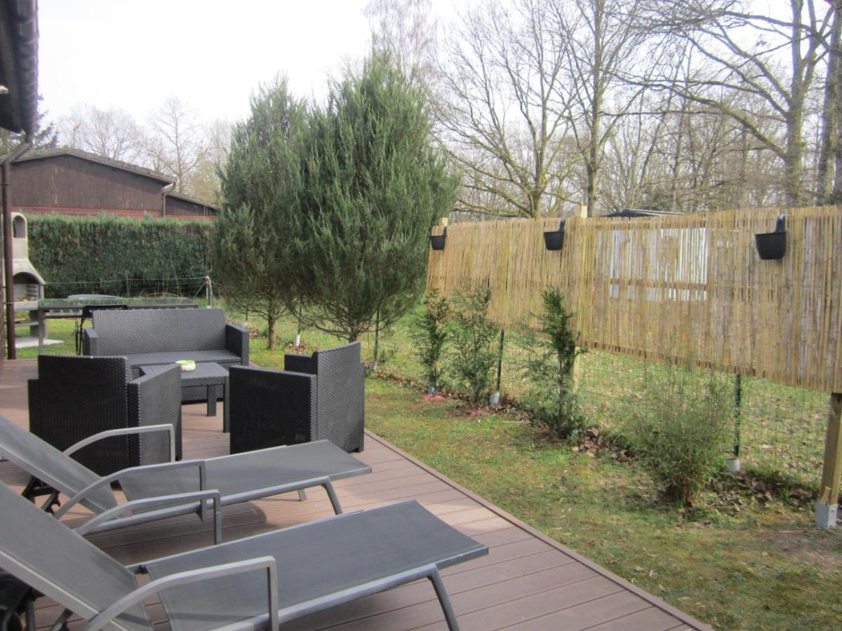 Le Petit Chalet Resteigne Exterior foto